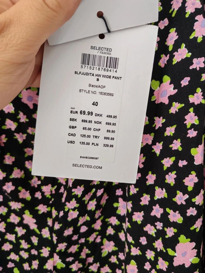 Pantalon fleurie neuf - photo numéro 5