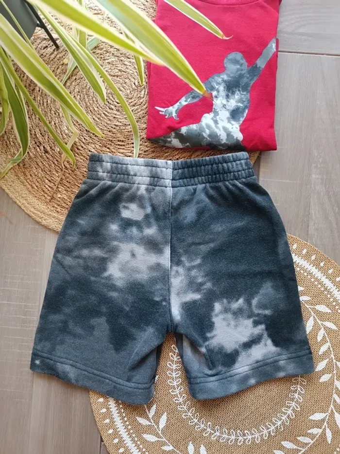 🐼 Ensemble Jordan taille 2-3ans - photo numéro 2
