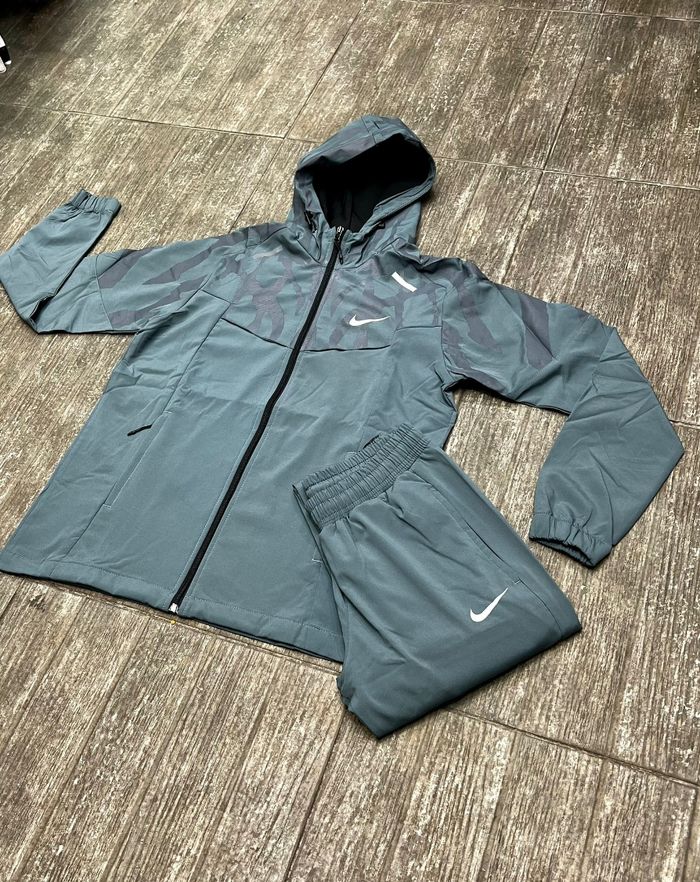 Ensemble Nike