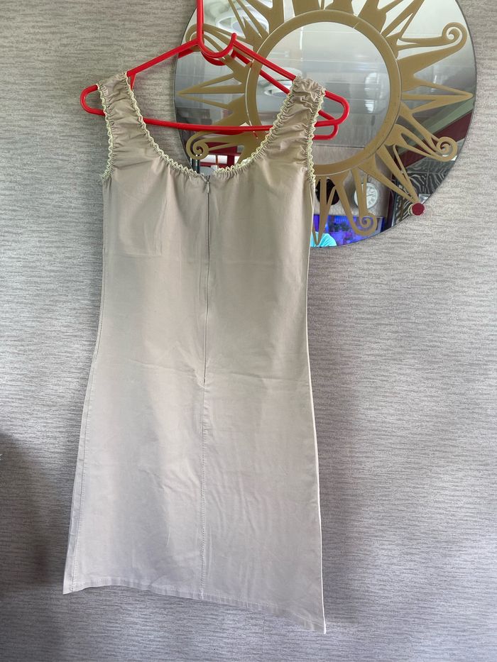 Jolie robe légère - photo numéro 2