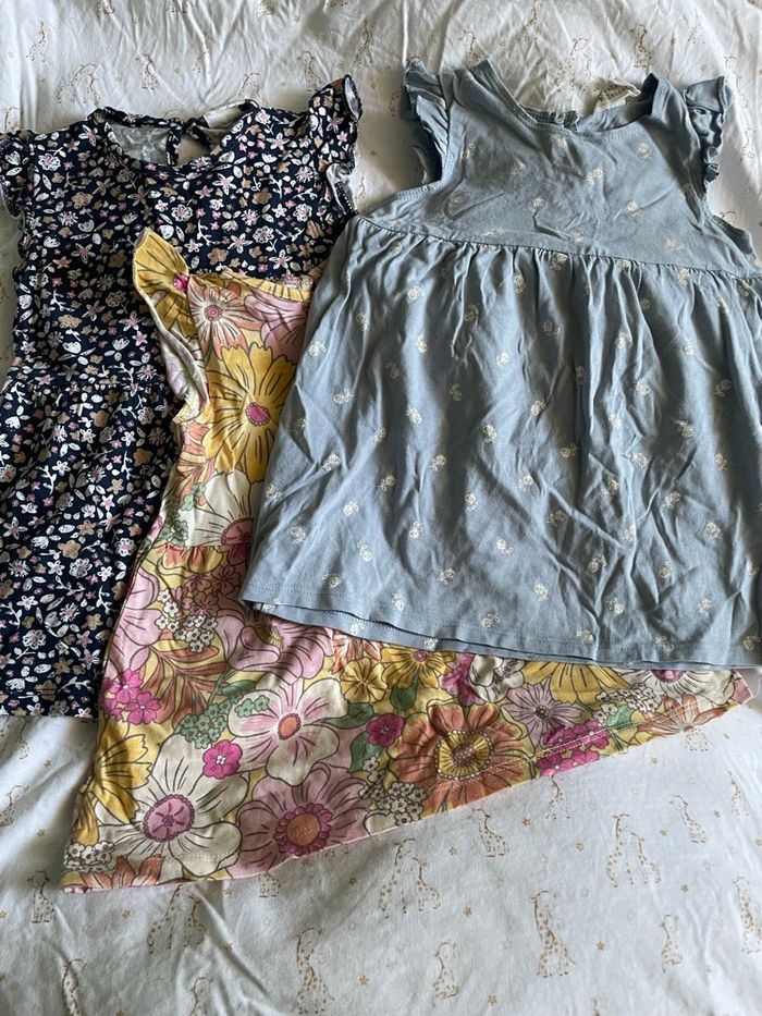 Lot de 3 robes - photo numéro 2