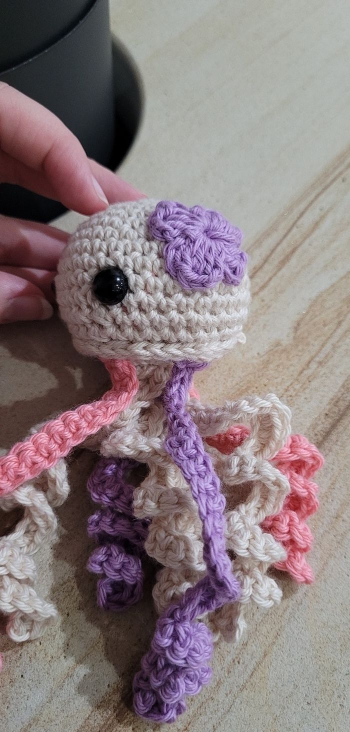 Pieuvre méduse au crochet - photo numéro 3