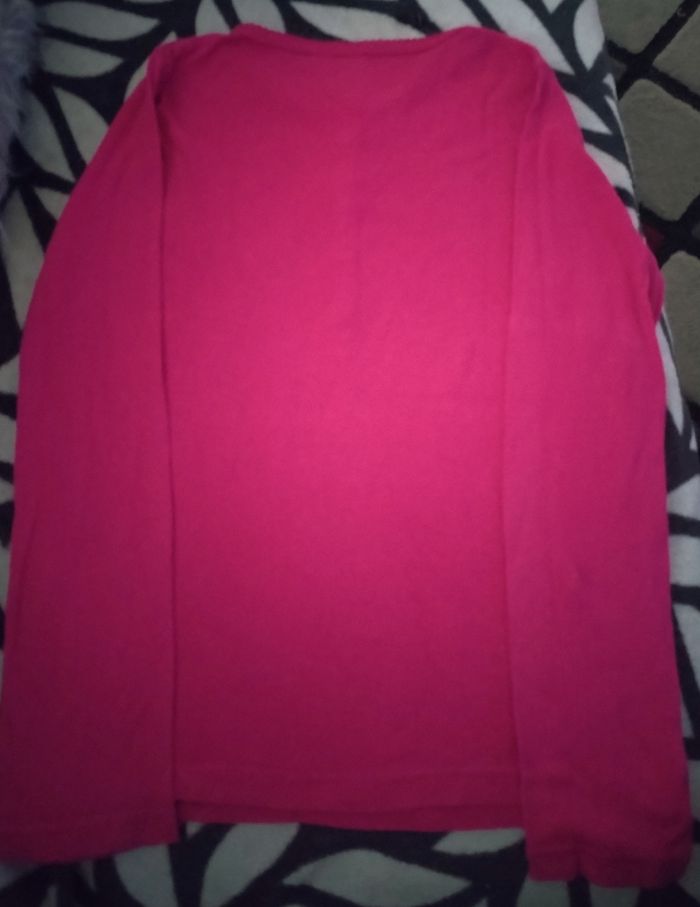 Haut manches longues "Okaidi" 95% coton en très bon état + un tee shirt offert - photo numéro 5