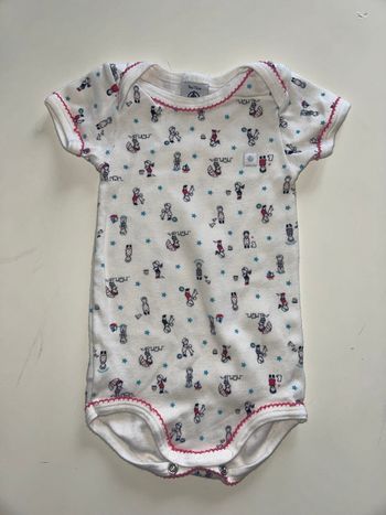 Lot 4 bodies fille 9 mois