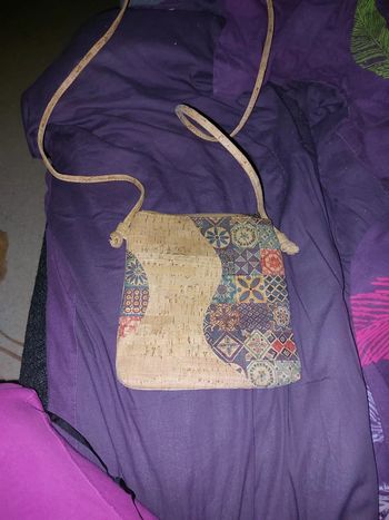 Pochette bandoulière en liège très bon état