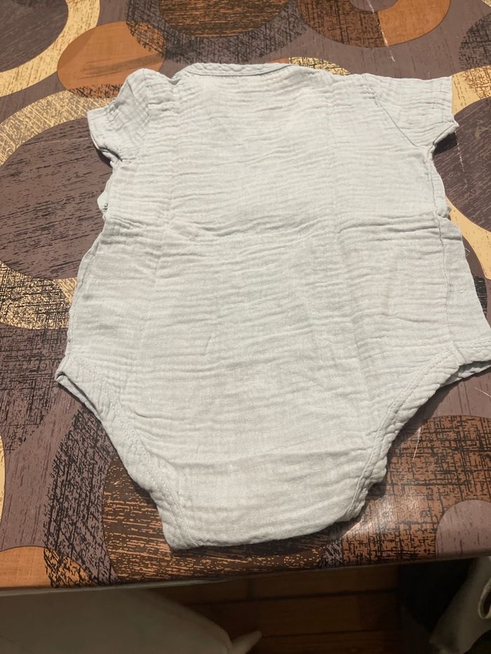 Bodies bébé  taille 12 mois - photo numéro 2