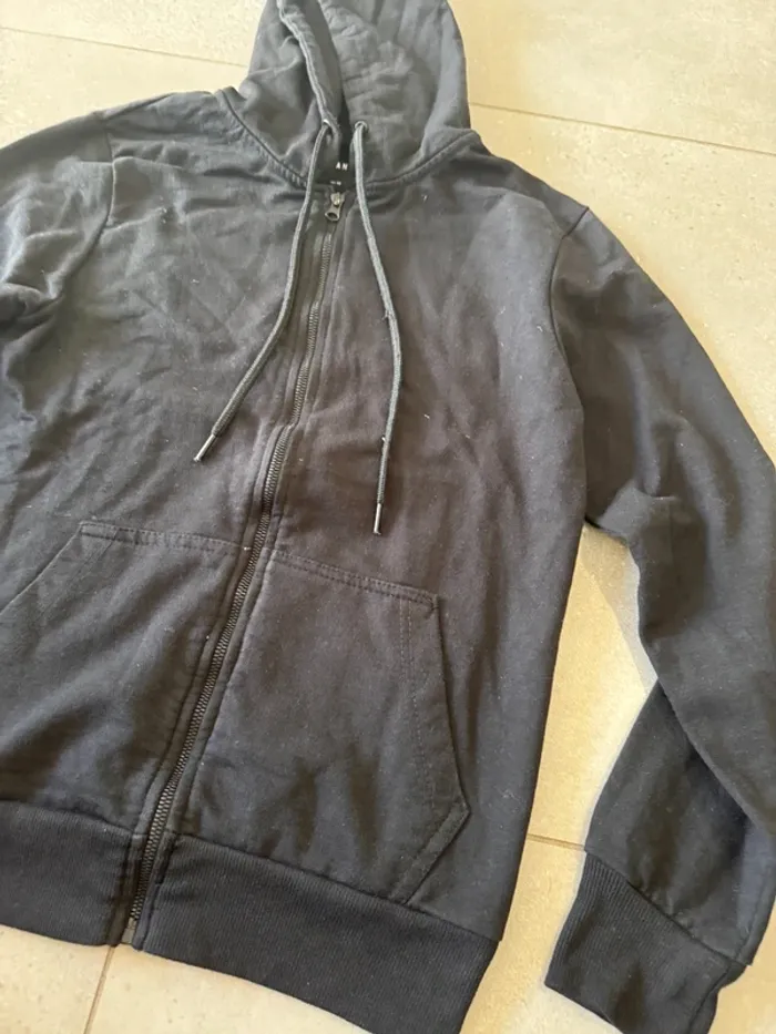 Sweat zippé à capuche LFT Man, taille M, bon état - photo numéro 2