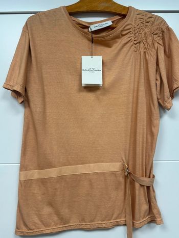 T-shirt nude