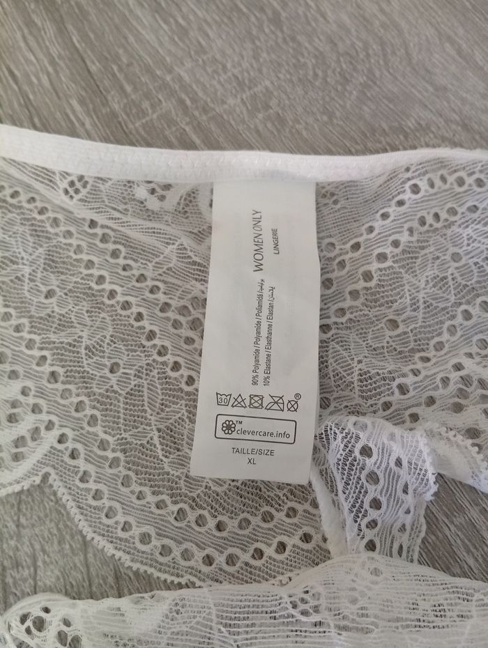 Jolie culotte string dentelle - photo numéro 5