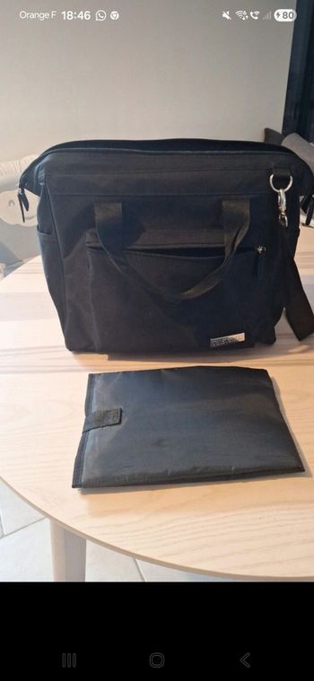 Twistshake Sac à langer 15 L avec Matelas à langer et Compartiments pour Biberons, Noir 