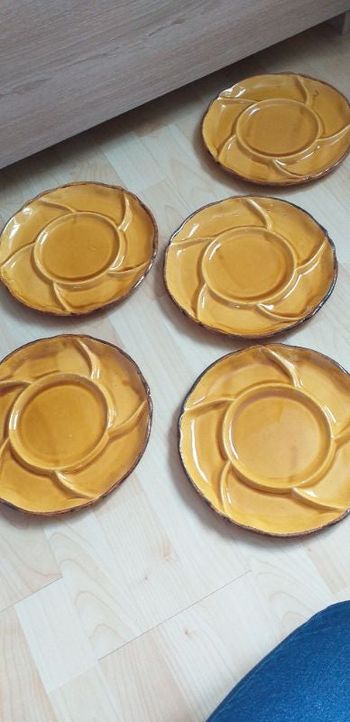 5 assiettes faïence de haute Provence