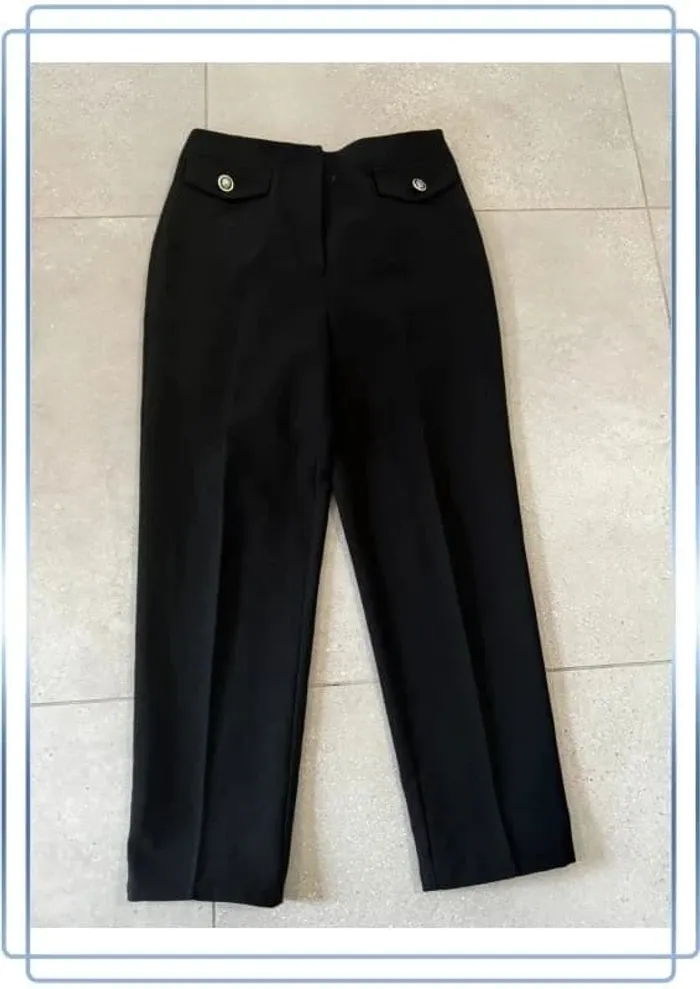 Pantalon noir Primark, taille 36, très bon état, 36x90cm