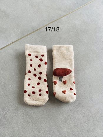 Paire de chaussette antidérapante 17/18 neuve