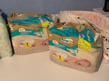Lot de 2 paquets de couches neufs taille 1