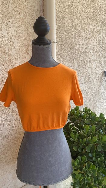 T-shirt orange dos nu