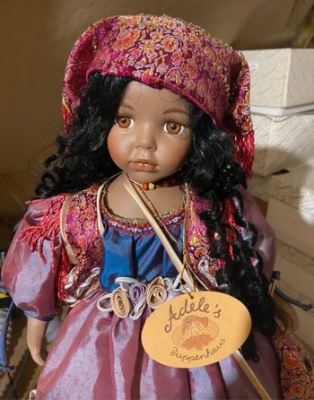 Rare poupée de collection en porcelaine Naila d’Adele´s Puppenhaus