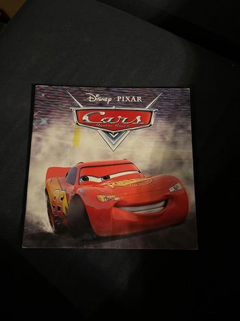 Livre pour enfants Disney cars quatre roues