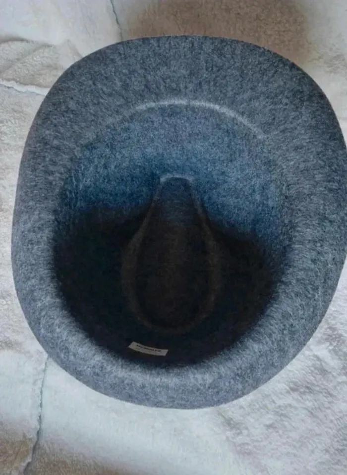 Chapeau gris - Paulaner 🎩 - photo numéro 2