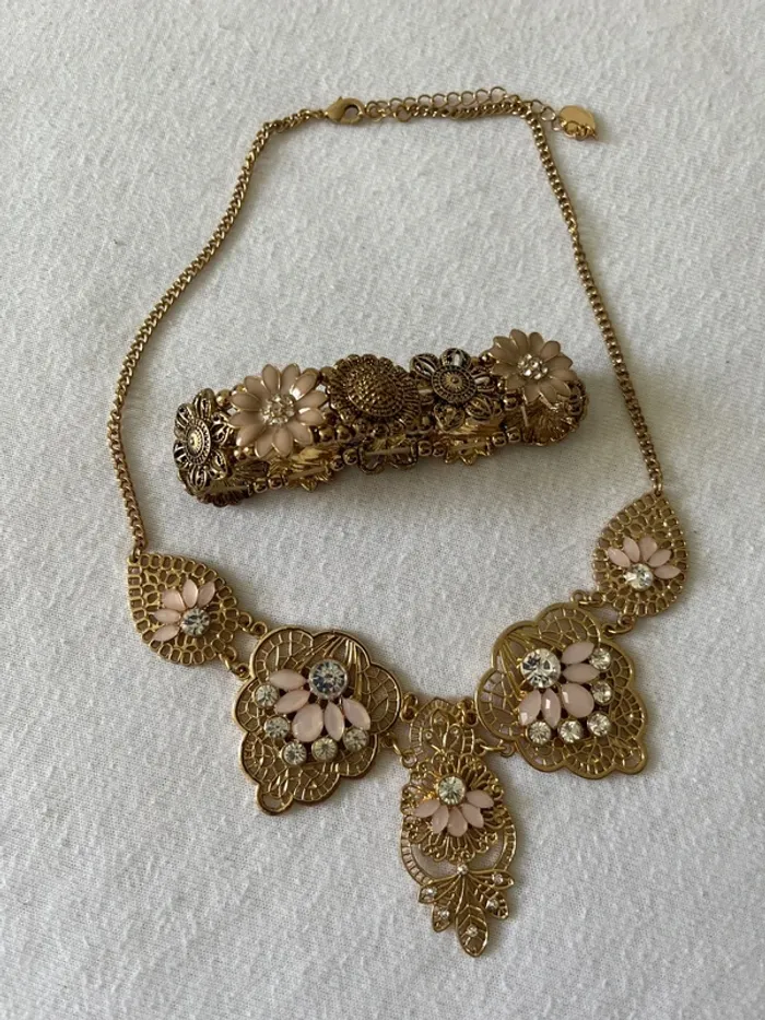 Bracelet + collier