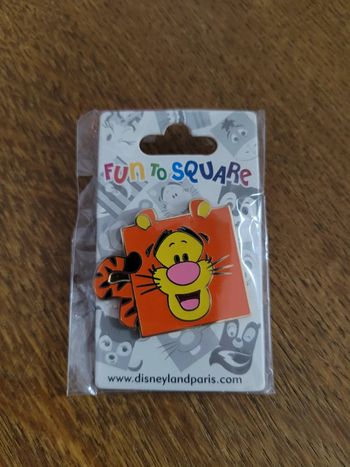Pin's tigrou disney neuf