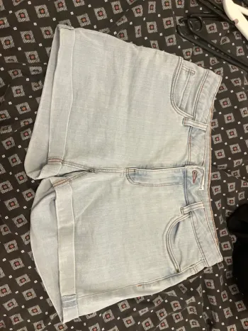 Short jeans