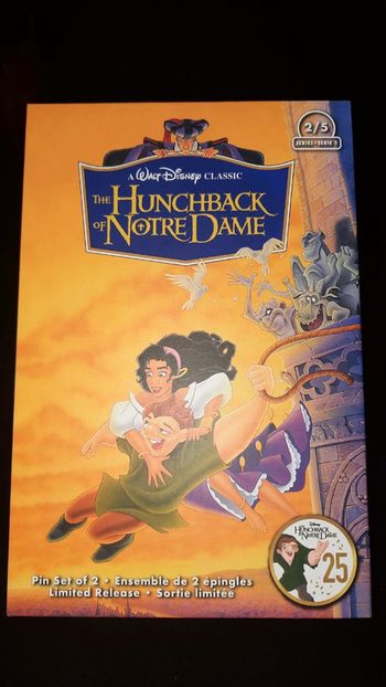 Set pins set disney store Le bossu de notre dame