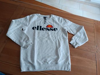 Sweat Ellesse 13-14 ans neuf
