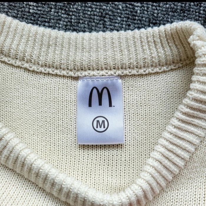 Pull McDonald's édition limitée 2023 – taille M – motif flocons vert jaune blanc – rare équipier - photo numéro 4