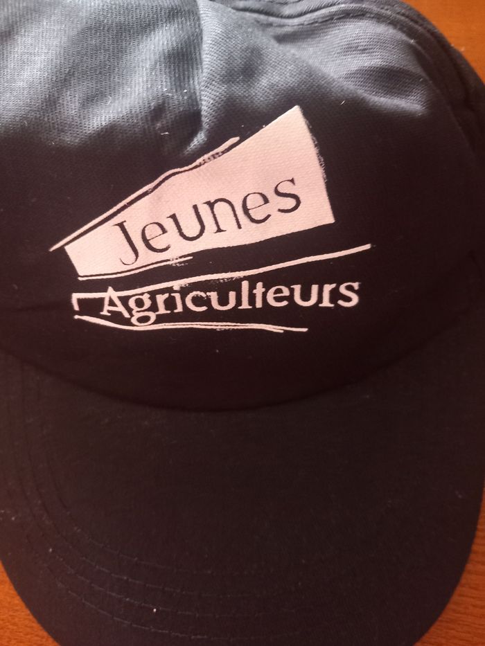 Casquette - photo numéro 2