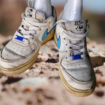 Très joloes basquets lacets nike