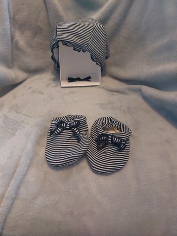 Ensemble bonnet (beguin) et chaussons