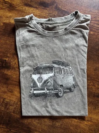 TEE shirt