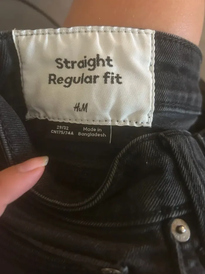 Jean's noir délavé H&M 29/32 - photo numéro 3