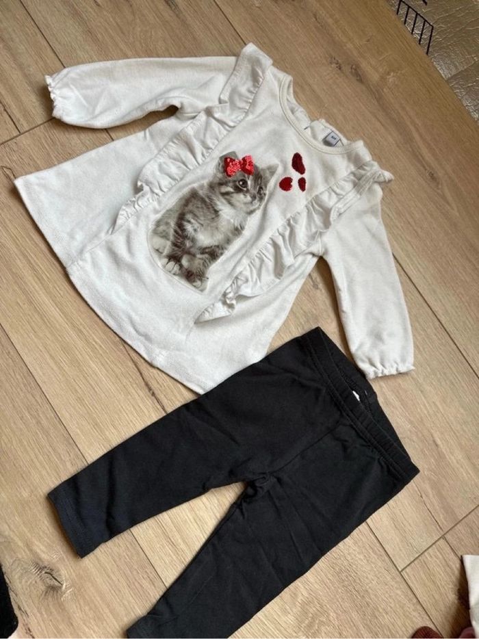Ensemble pantalon noir et haut blanc chat cœur PLUS 6 mois