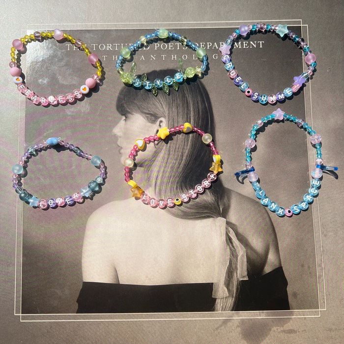 friendship bracelets | taylor swift