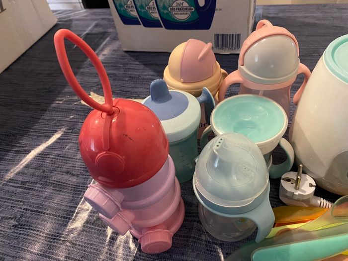 Chauffe biberons + biberons+ tasse apprentissage et cuillères - photo numéro 3