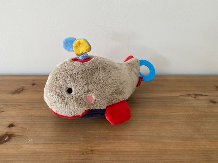 Doudou baleine d'activités Sigikid