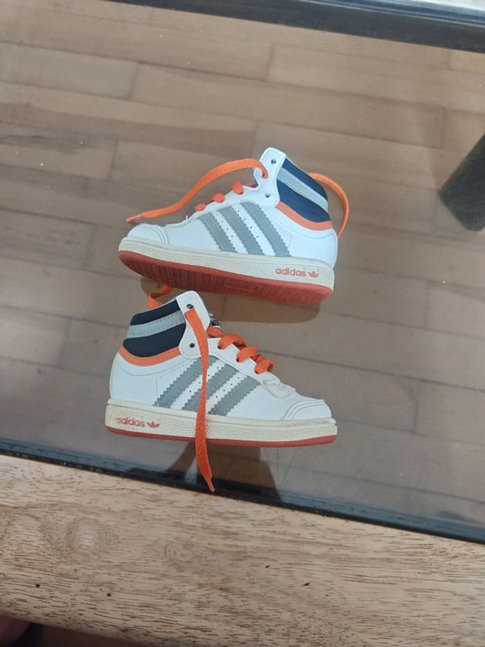 Baskets Adidas p.19 - photo numéro 7