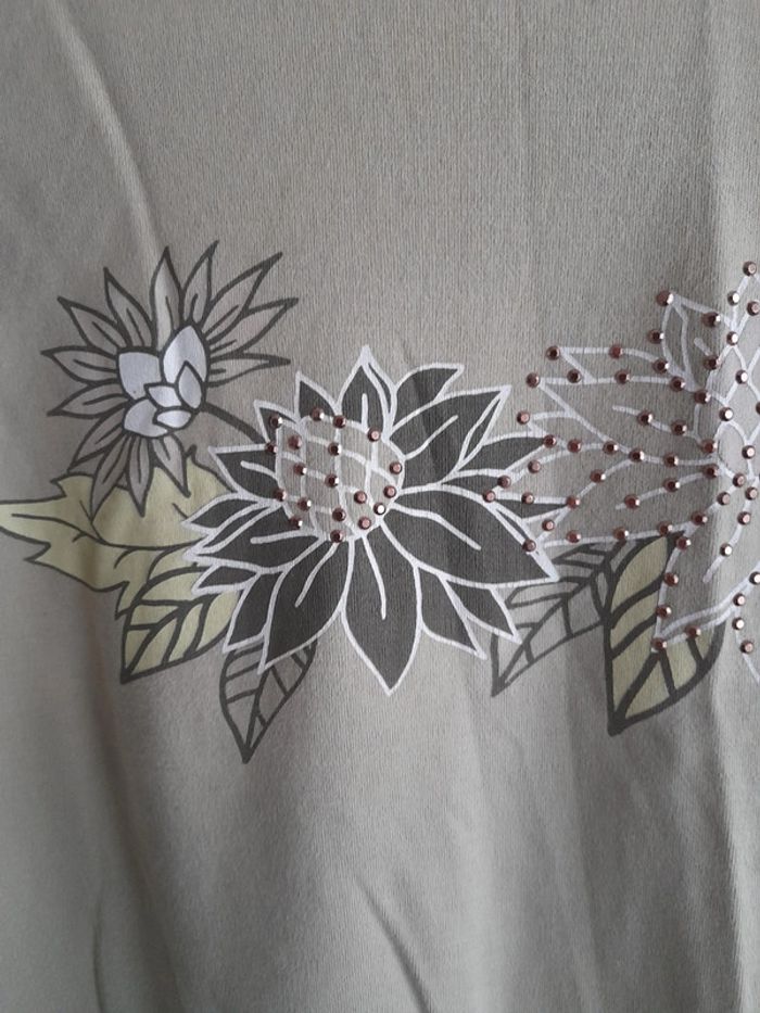 T-shirt fleurs vert clair Ms mode 52 - photo numéro 2