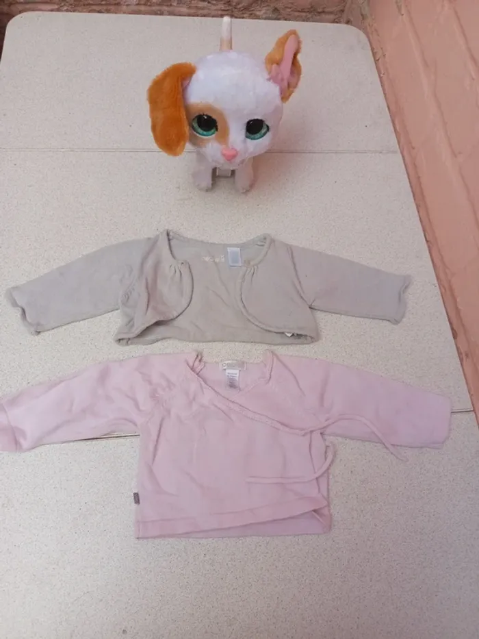 Lot de 2 gilet obaibi 3mois