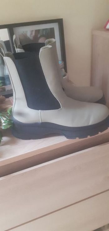 Boots vert kaki marque Primark
