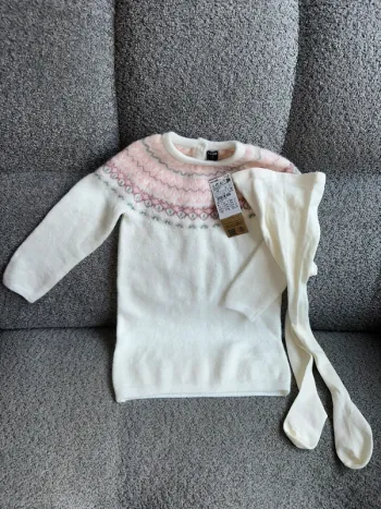 Robe pull blanc motifs aztèque rose et son collant Kiabi
