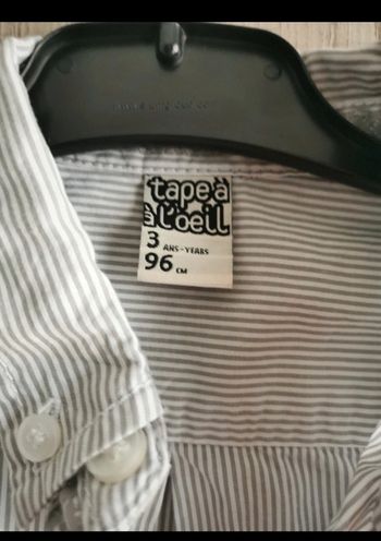 Très jolie chemise garçon, 3 ans.