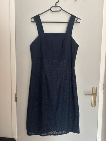 Robe à bretelles et dentelle