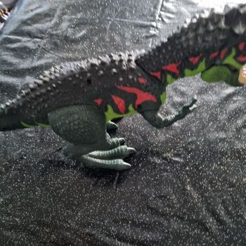 DINOSAURE les yeux s allument et sons