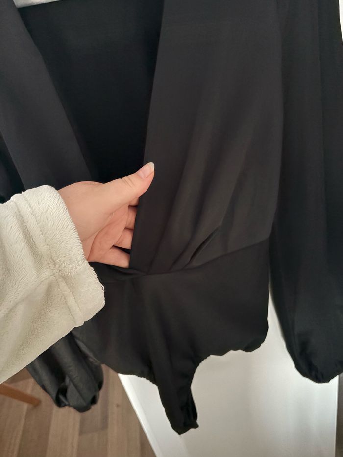 body décolleté - photo numéro 2