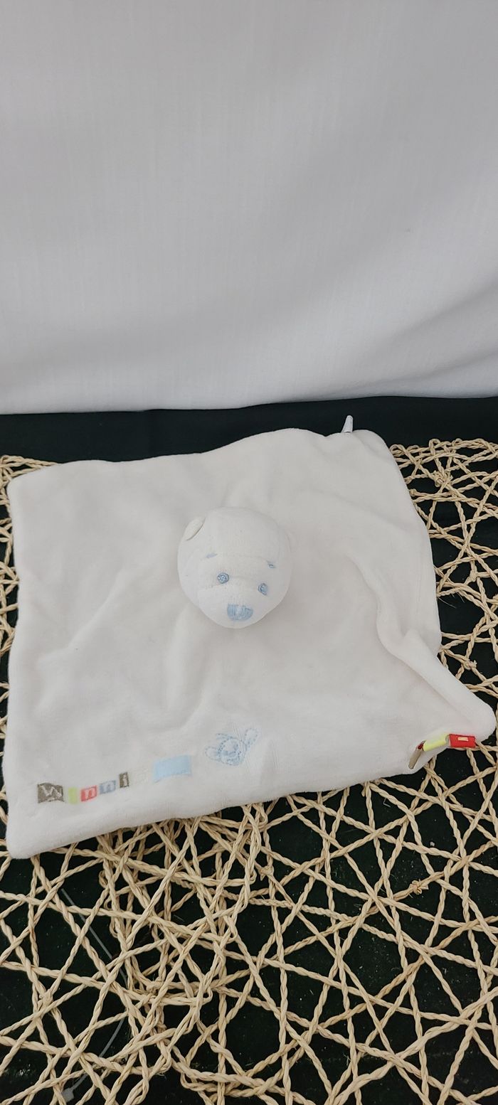 Doudou Plat Winnie l'Ourson Blanc bleu Disney - photo numéro 3