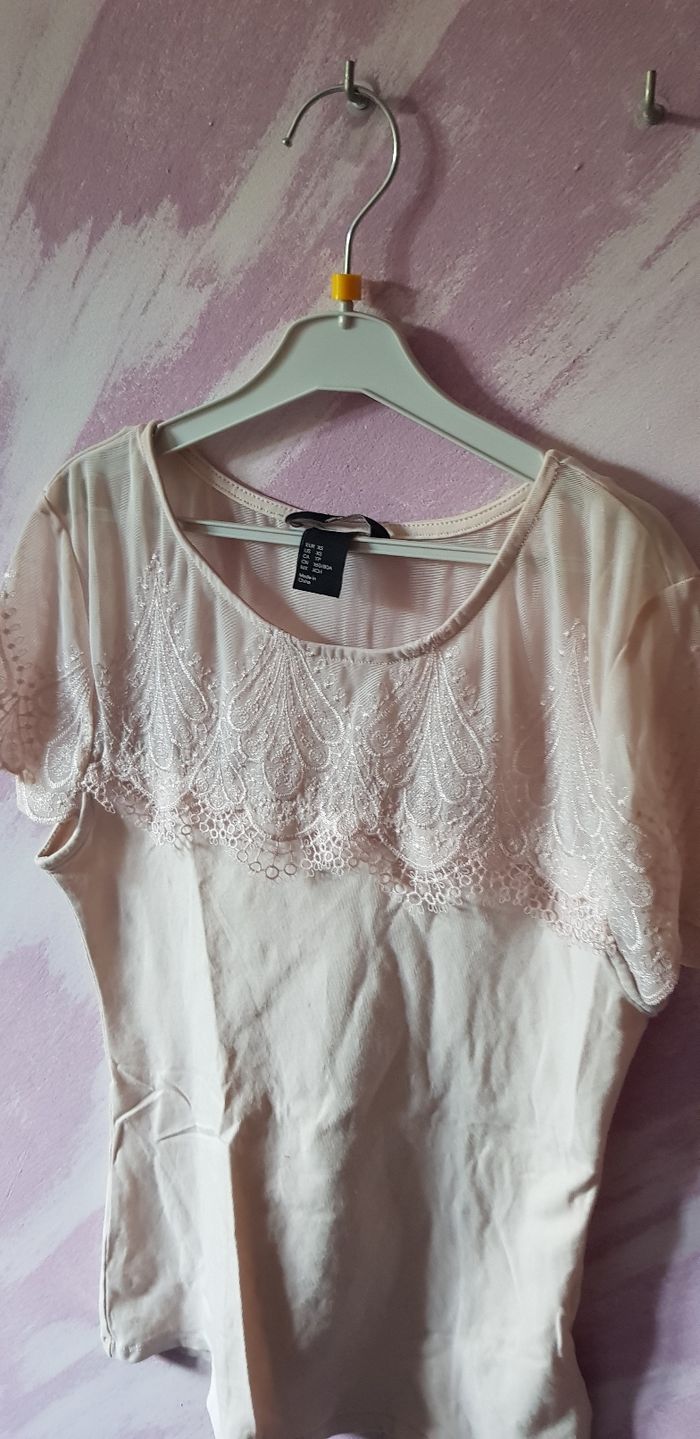 T-shirt dentelle XS - photo numéro 2