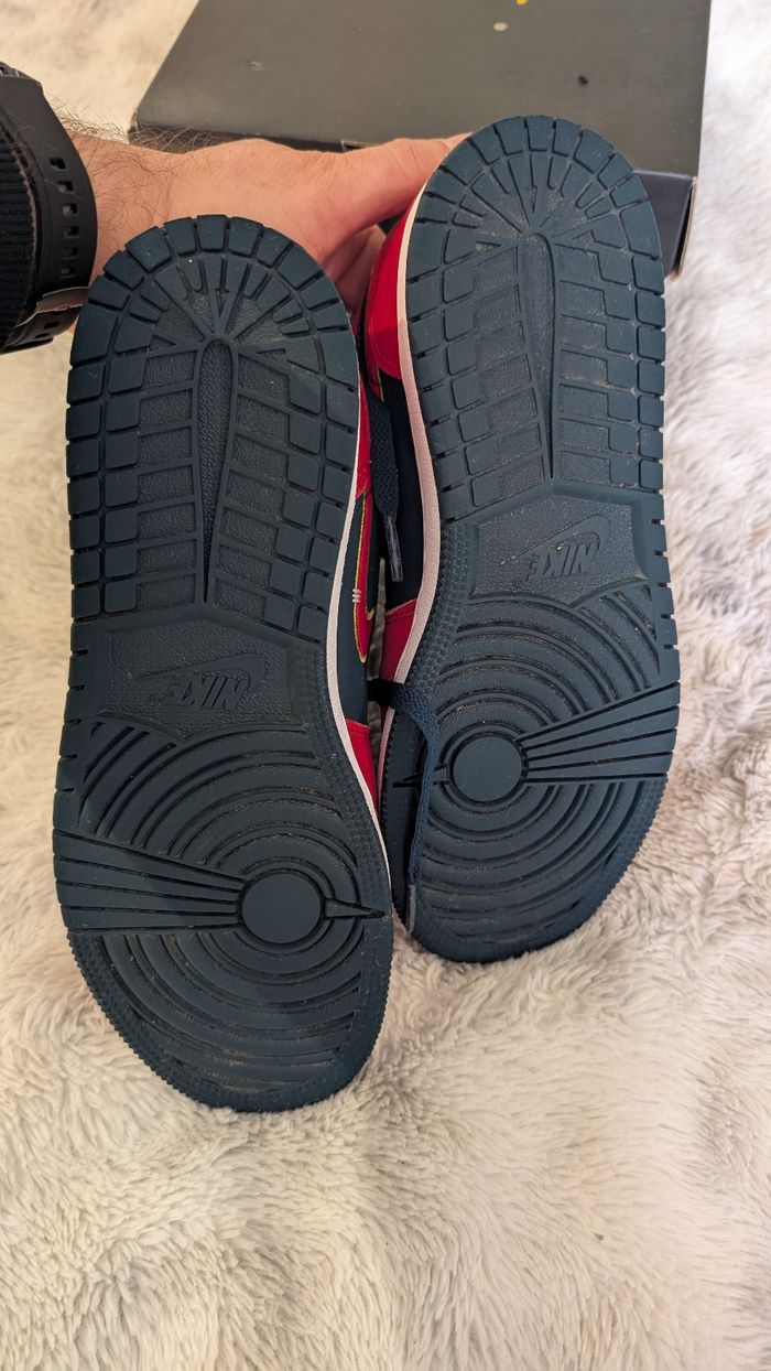 Baskets Air Jordan 1 Low SE (GS) 38,5 - photo numéro 7