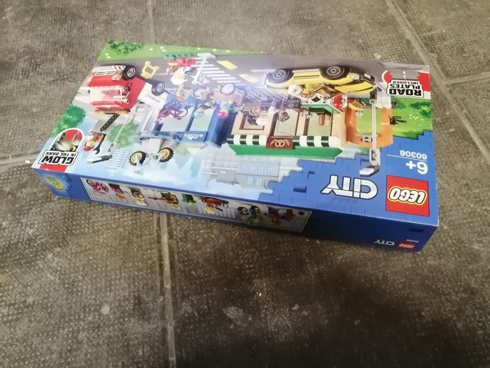 Lego City 60306 La rue commerçante
[NEUF] - photo numéro 4